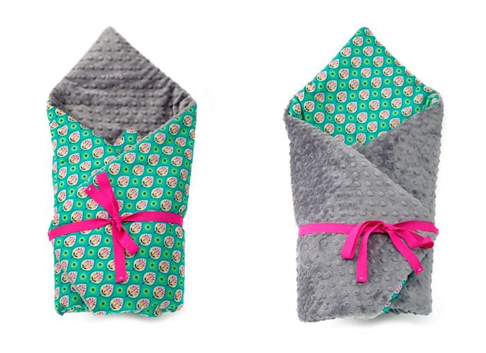 Rożek czy otulacz, co lepsze do otulania dziecka? 3 Rozek kocyk skandynawskie liscie szary Kalamati