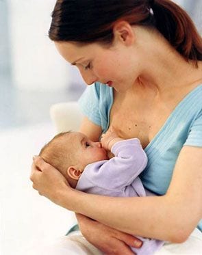 karmienie piesia mama