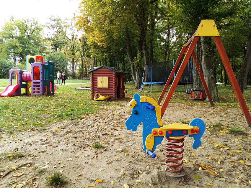 plac zabaw Pałac Alexandrinum